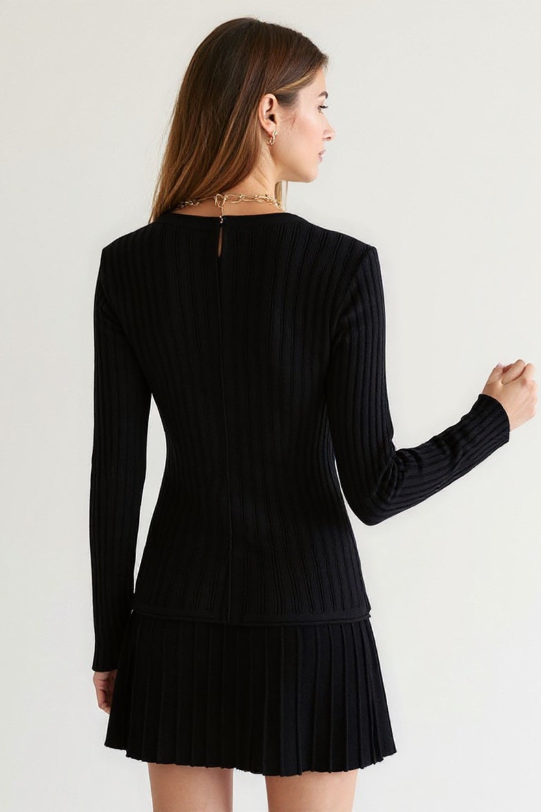 Ensemble Cardigan en Maille et Jupe Plissée Courte | Élégance Moderne | Confort Doux
