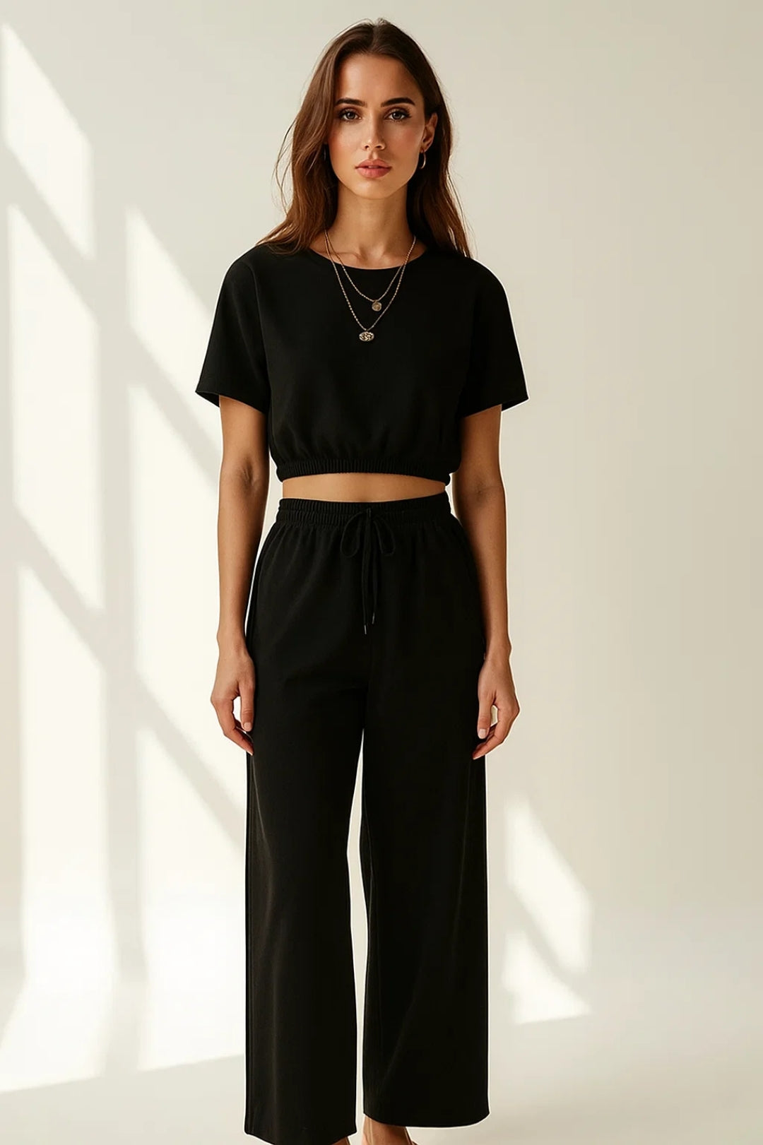 Ensemble Décontracté Deux Pièces avec Top Court et Pantalon Large à Taille Élastique | Confort Moderne | Vert, Noir ou Beige Rayé
