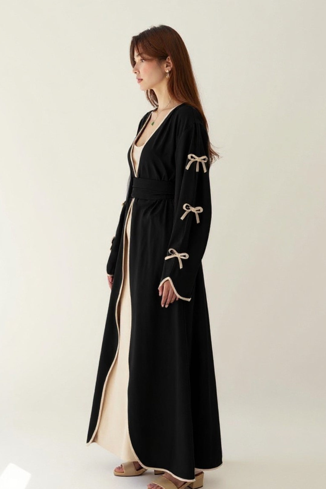 Ensemble Deux Pièces Long Robe et Cardigan | Noir et Beige | Élégant et Raffiné