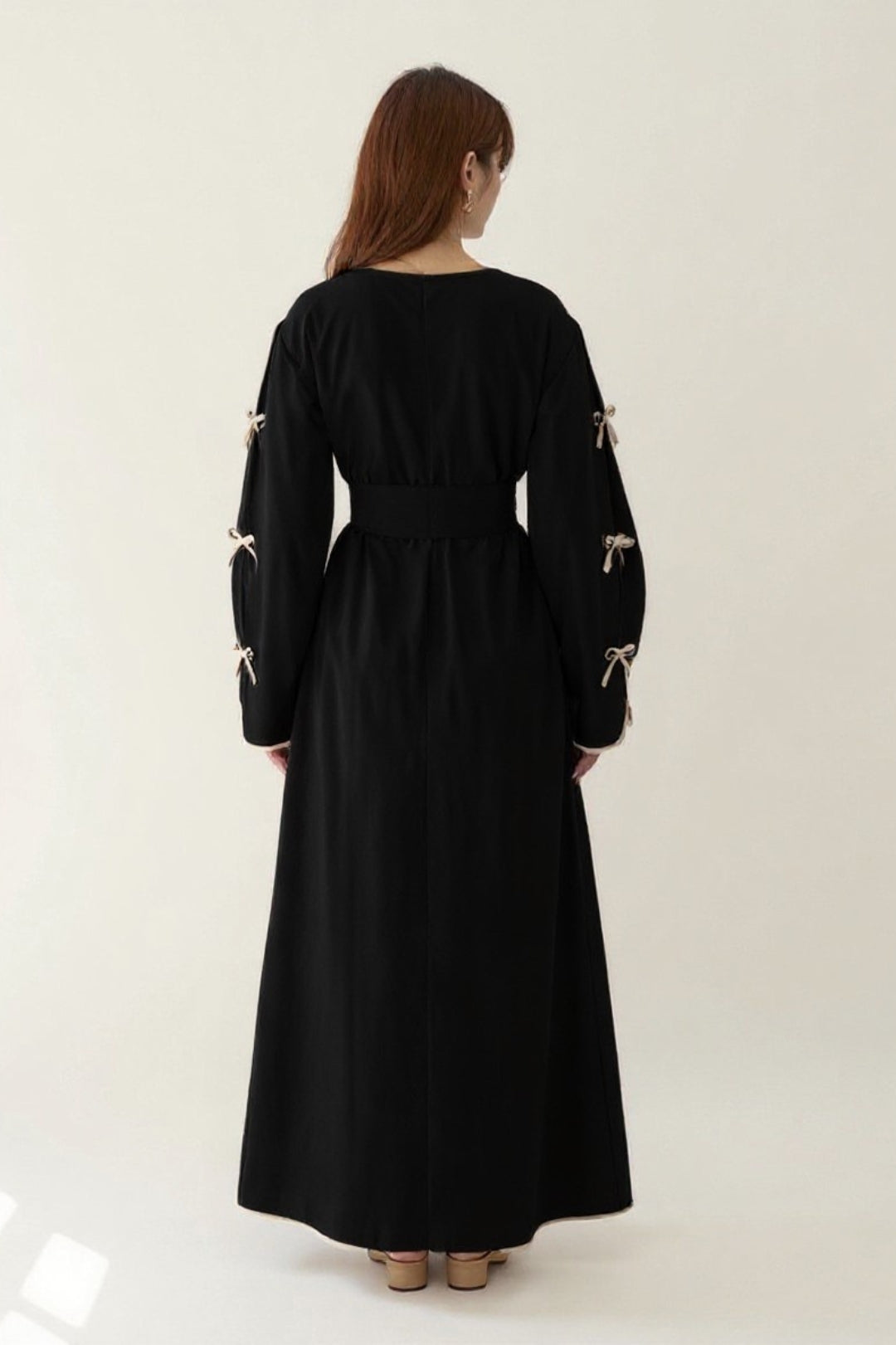 Ensemble Deux Pièces Long Robe et Cardigan | Noir et Beige | Élégant et Raffiné