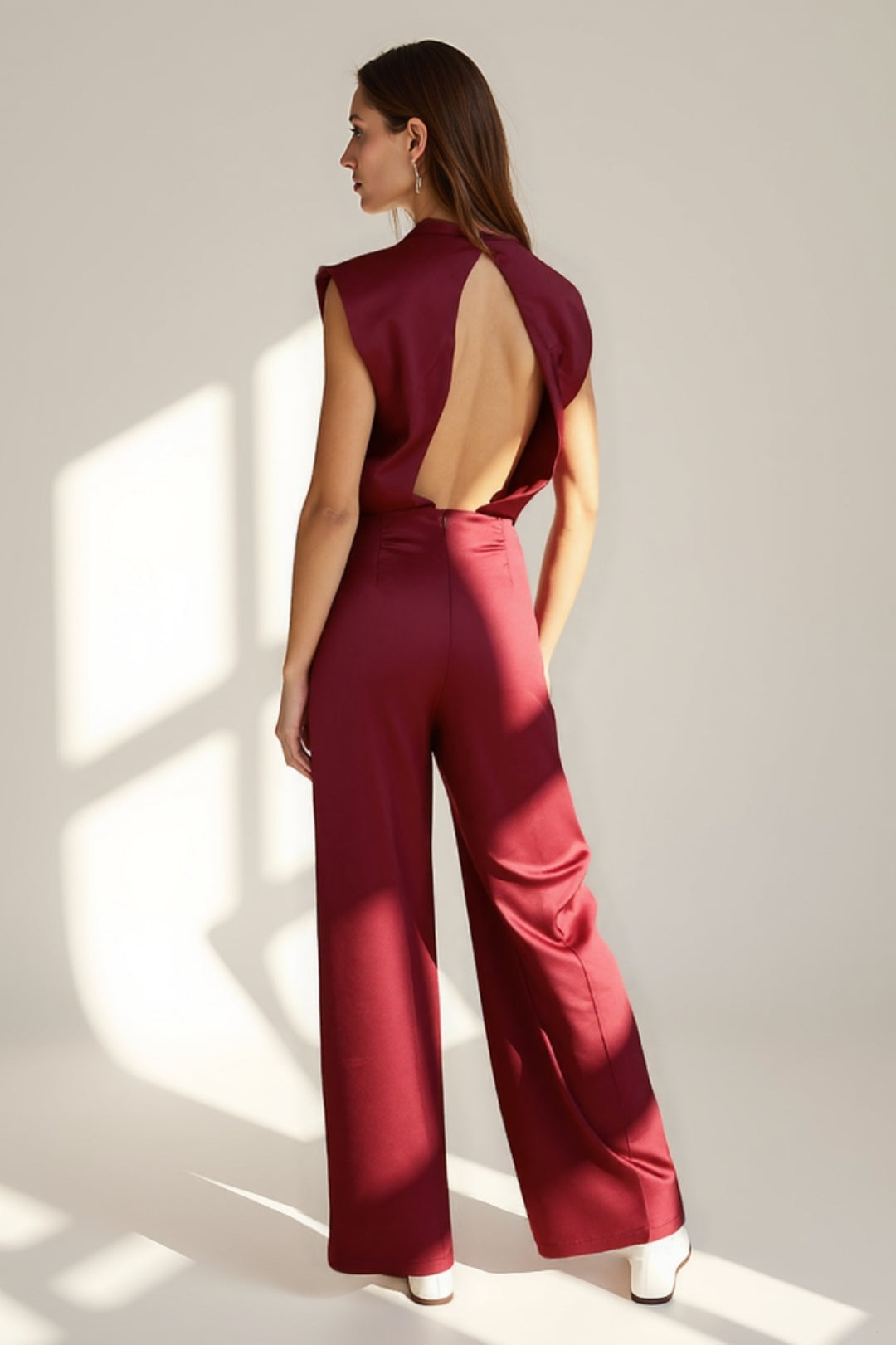 Ensemble Deux Pièces Satiné | Haut Épaulé & Pantalon Large | Élégant et Minimaliste