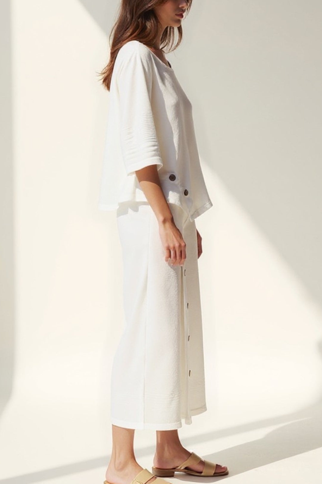 Ensemble Deux Pièces avec Haut Manches 3/4 et Pantalon Boutonné | Style Confortable et Moderne | Noir ou Blanc Cassé