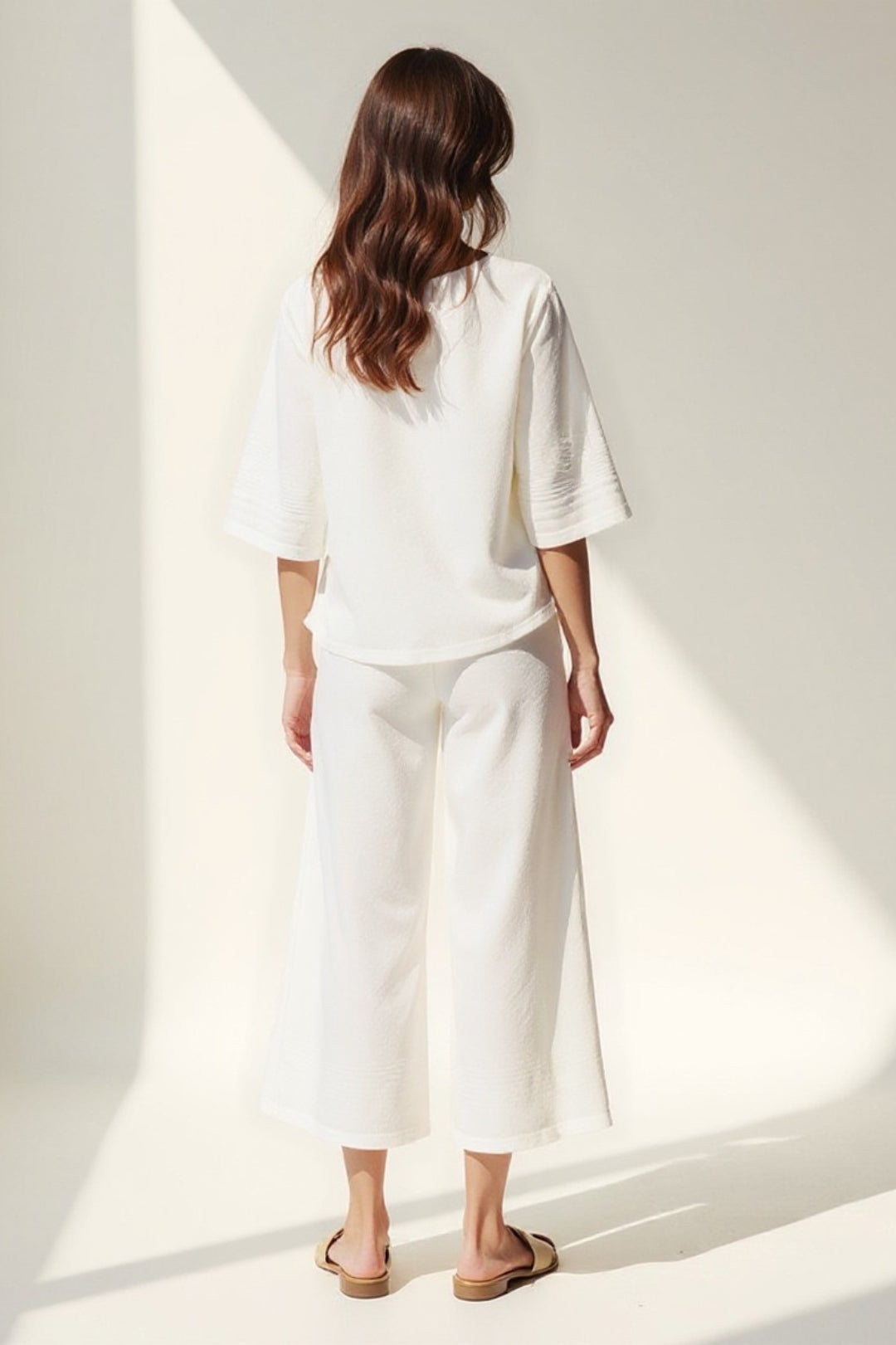 Ensemble Deux Pièces avec Haut Manches 3/4 et Pantalon Boutonné | Style Confortable et Moderne | Noir ou Blanc Cassé
