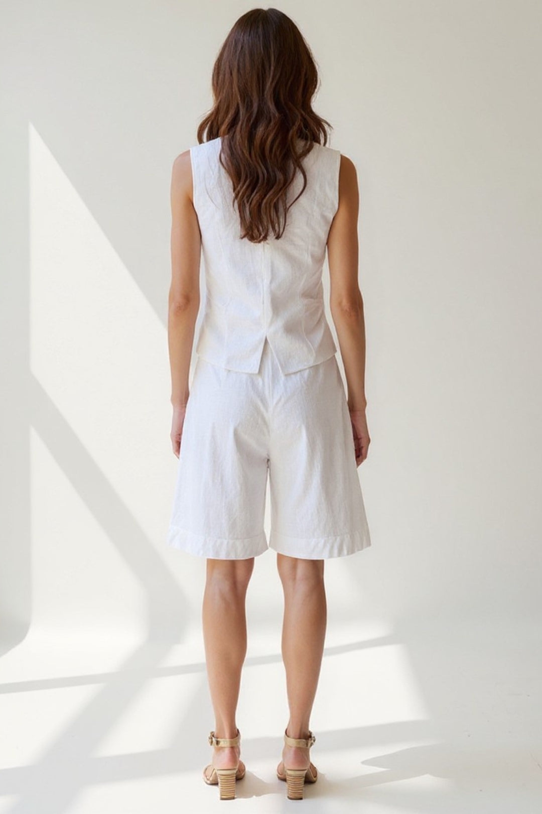 Ensemble Gilet Sans Manches et Short Long | Blanc | Élégant et Estival