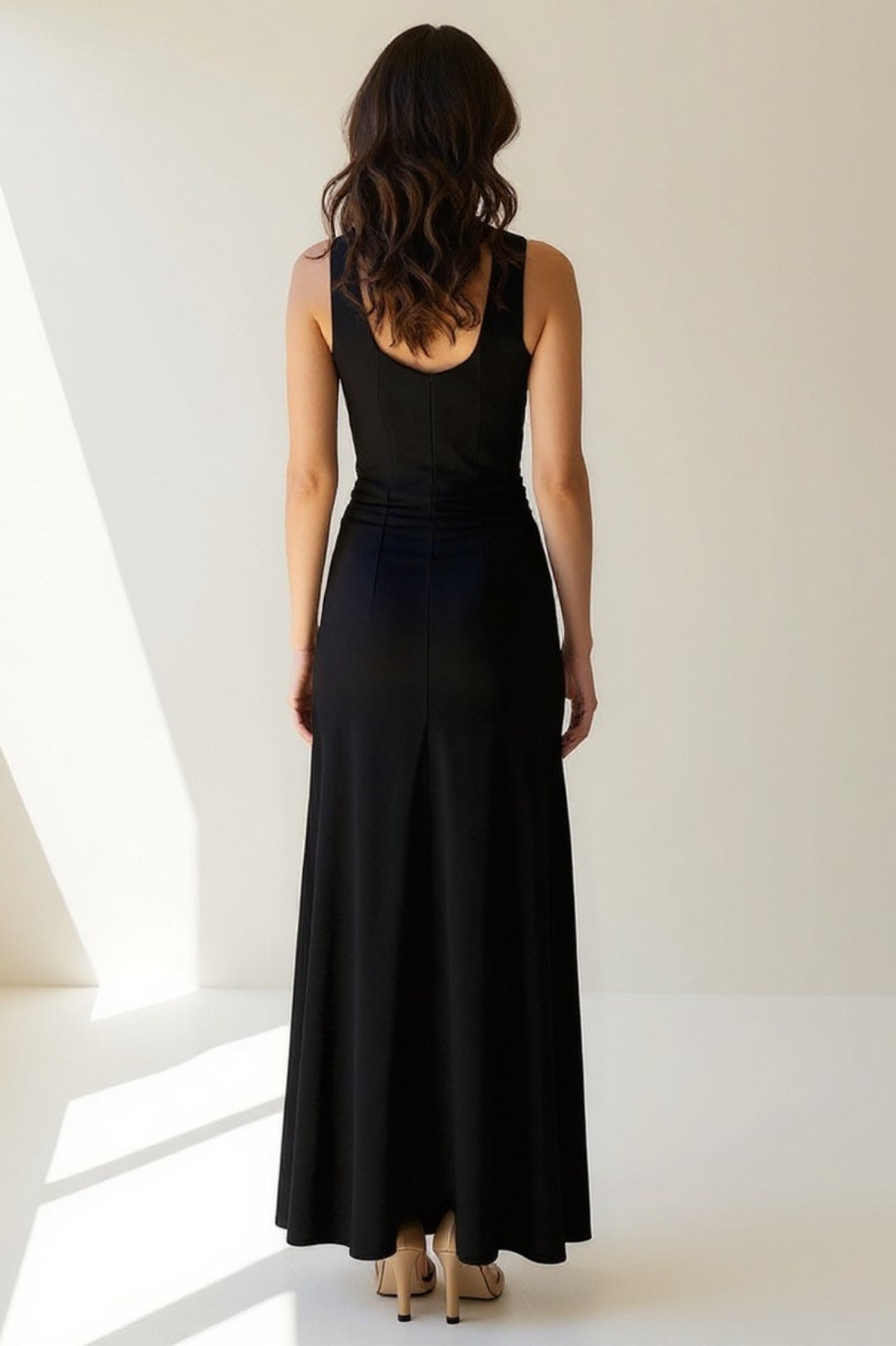 Ensemble Noir Élégant | Crop Top et Jupe Longue Fendue | Look de Soirée Moderne