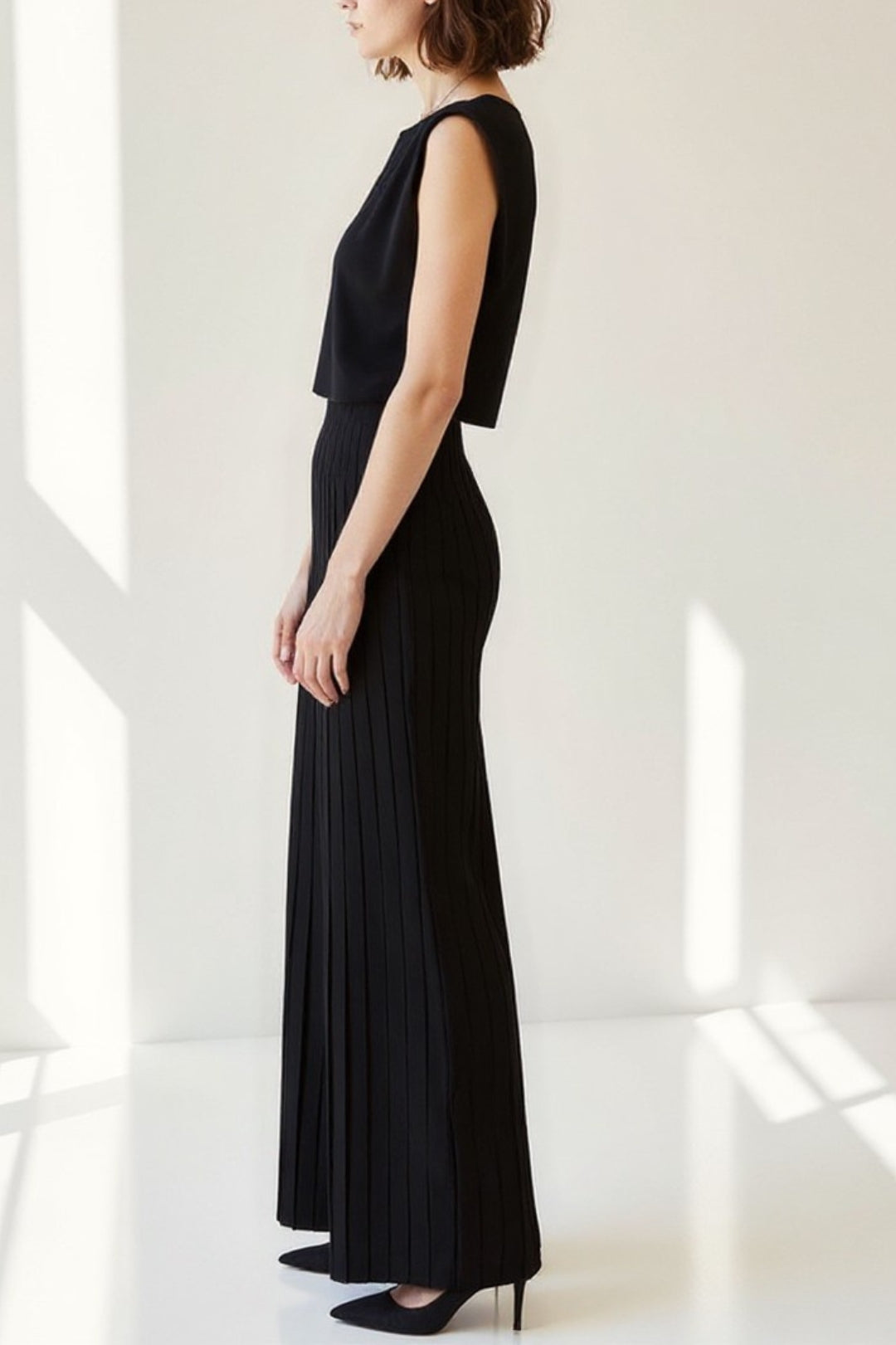 Ensemble Sans Manches à Pantalon Large Plissé | Léger et Élégant | Disponible en Noir et Blanc
