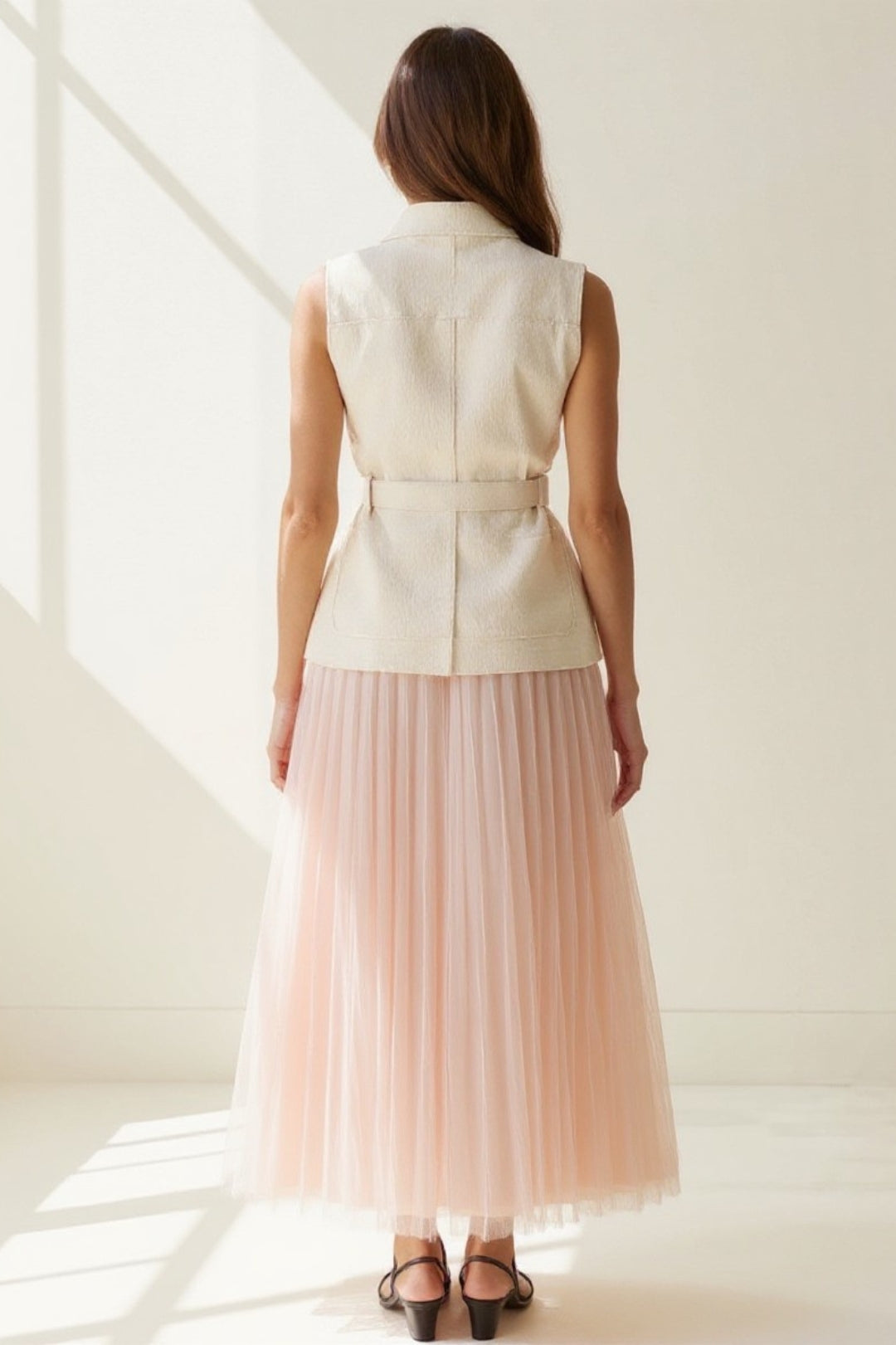 Ensemble Élégant Deux Pièces | Gilet Structuré & Jupe Plissée en Tulle | Tendance Féminine