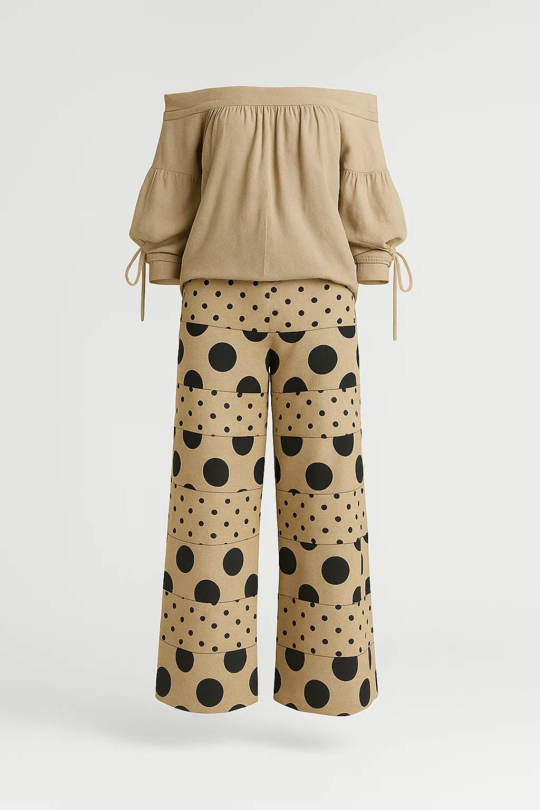 Ensemble Épaules Dénudées et Pantalon à Pois | Look Artistique | Beige et Noir