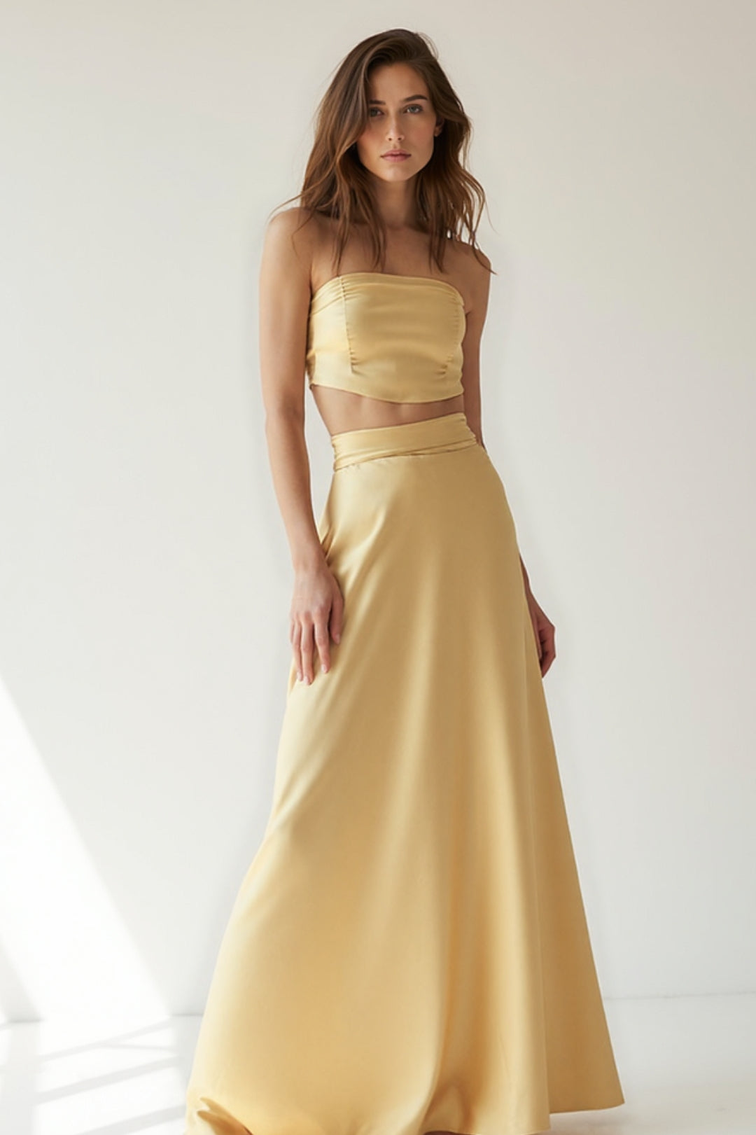Ensemble Satiné | Haut Bandeau et Jupe Longue | Élégance Légère
