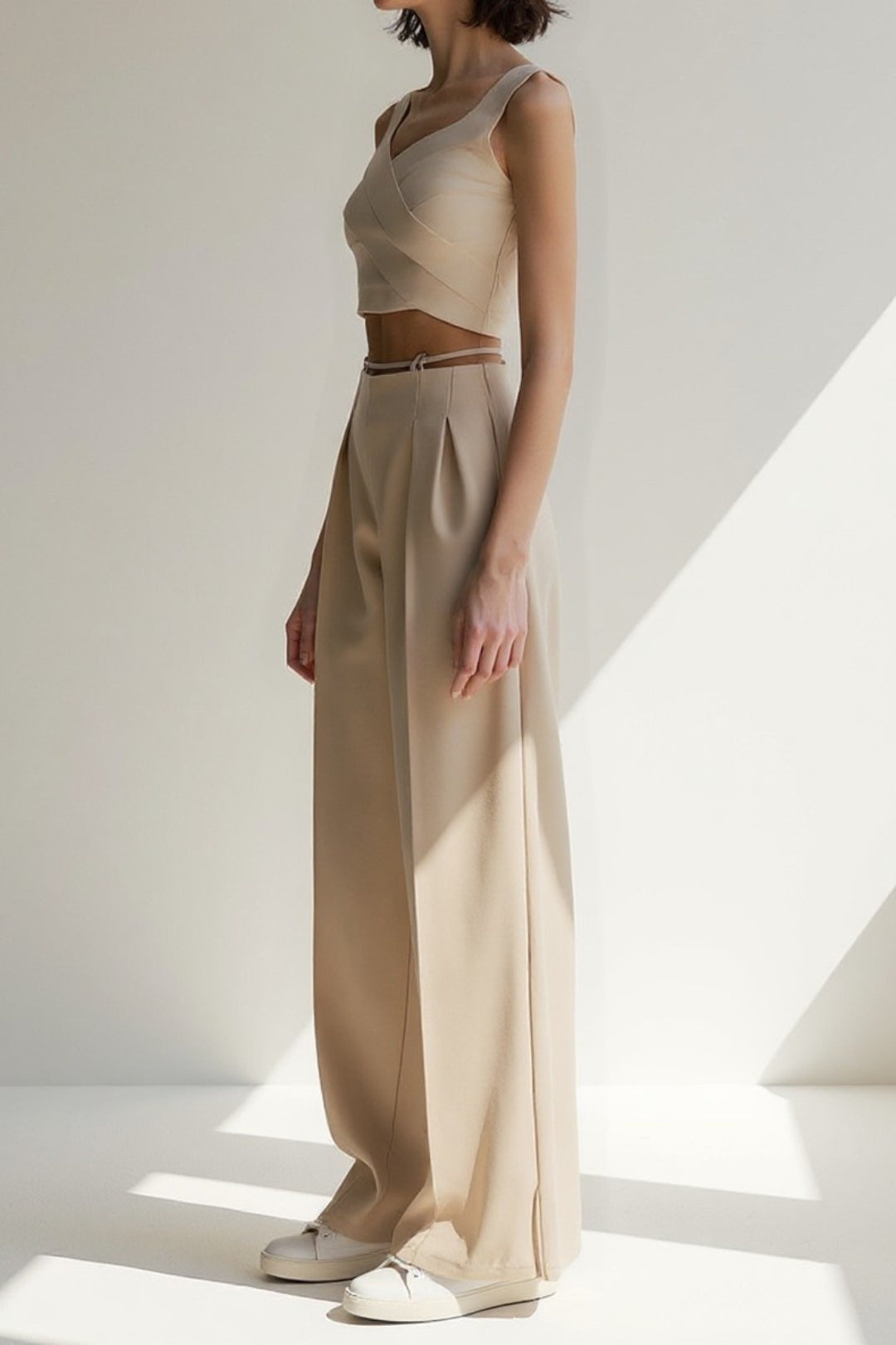 Pantalon Large Plissé | Taille Haute Chic | Bleu Marine et Beige