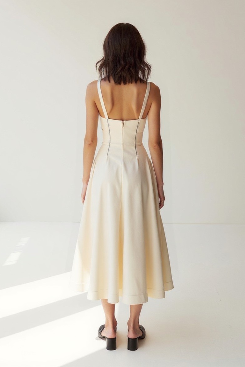 Robe Évasée Femme | Encolure Carrée Élégante | Tissu Structuré Fluide