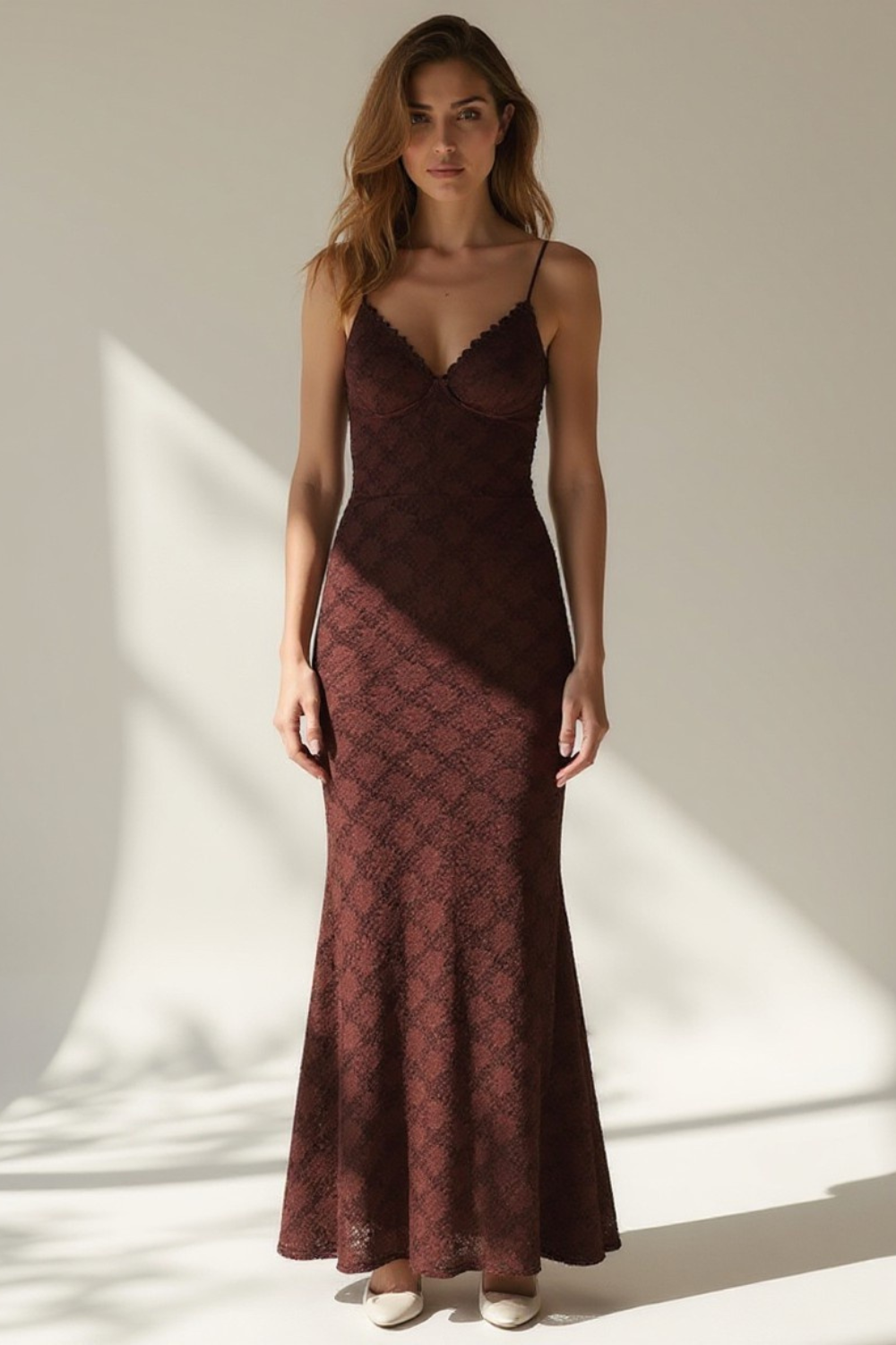 Robe Longue Femme | Dentelle Florale | Élégance Fines Bretelles