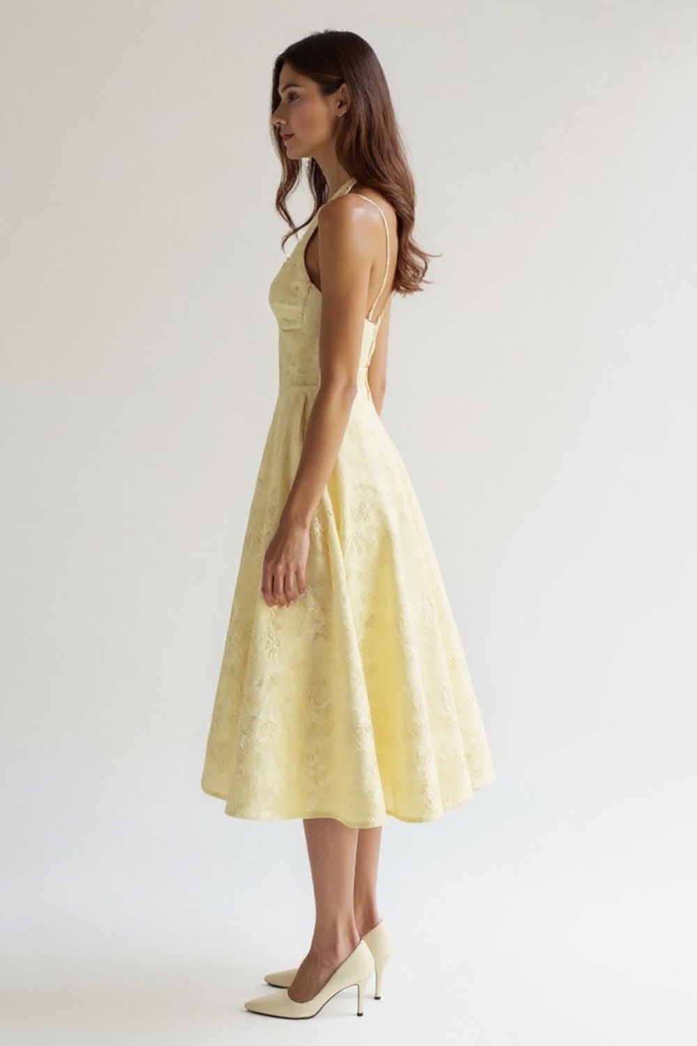 Robe Halter Femme | Volume Évasé | Tissu Satiné Effet Jacquard