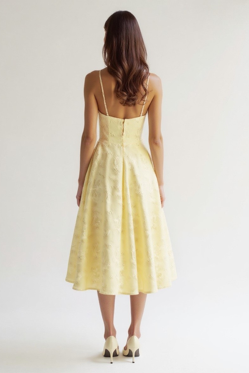 Robe Halter Femme | Volume Évasé | Tissu Satiné Effet Jacquard