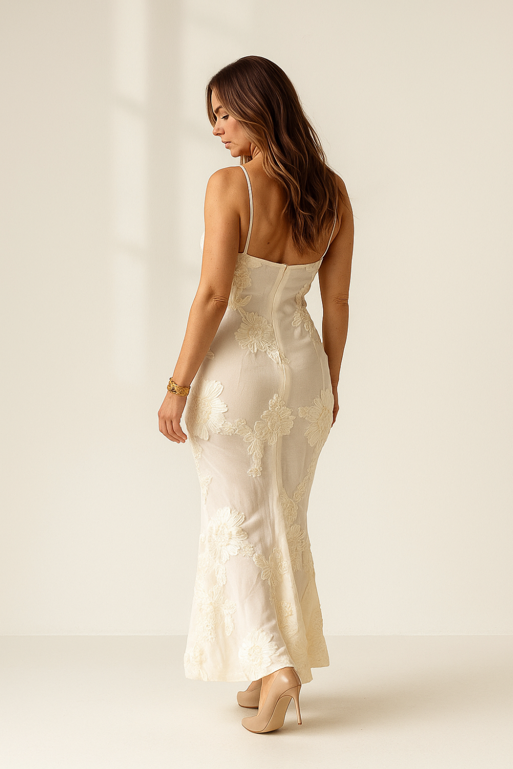 Robe Longue Femme en Coton | Dos Nu Élégant | Broderies Florales