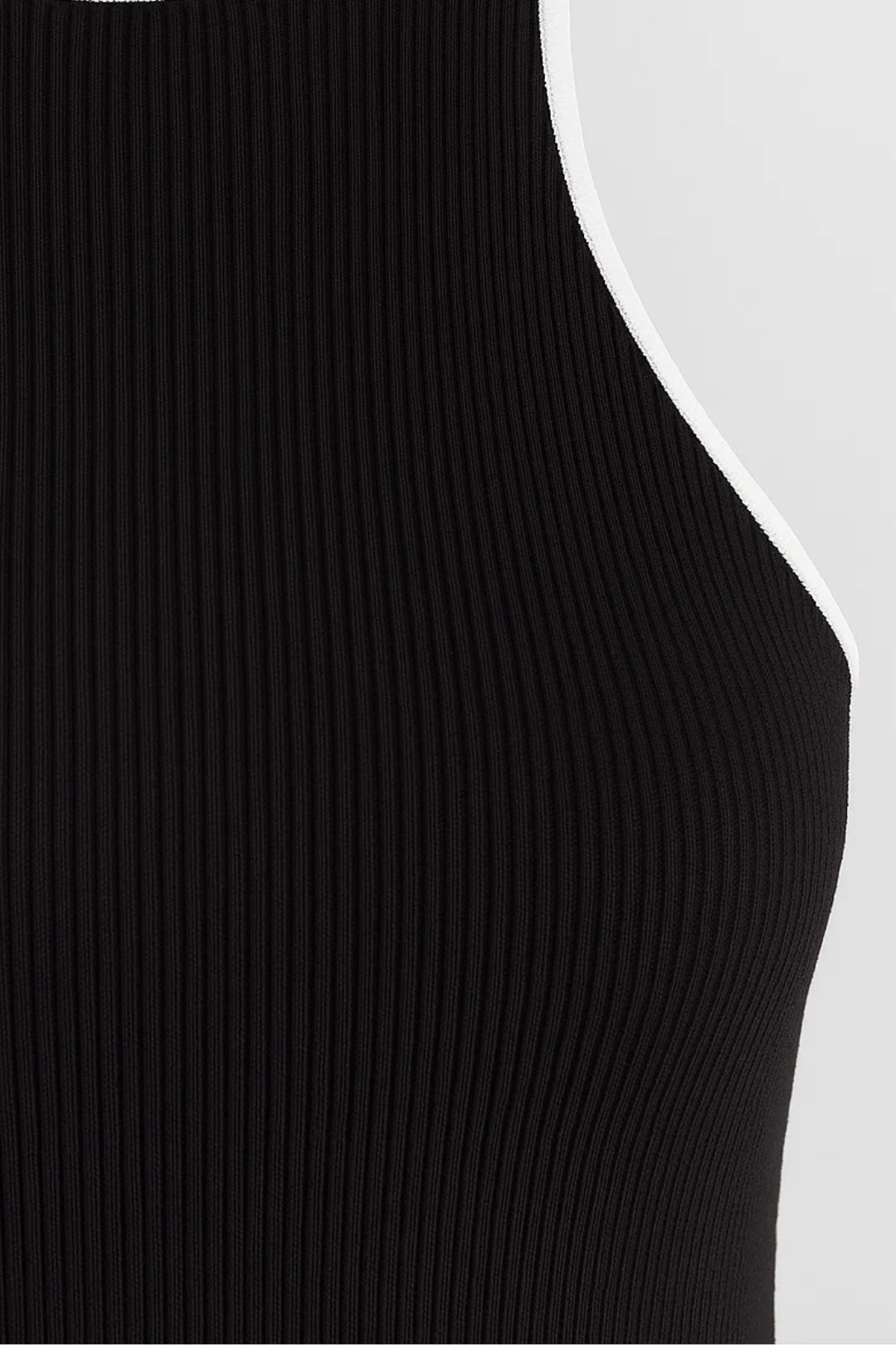 Robe Longue Près du Corps | Col Halter Contrasté | Tissu Côtelé
