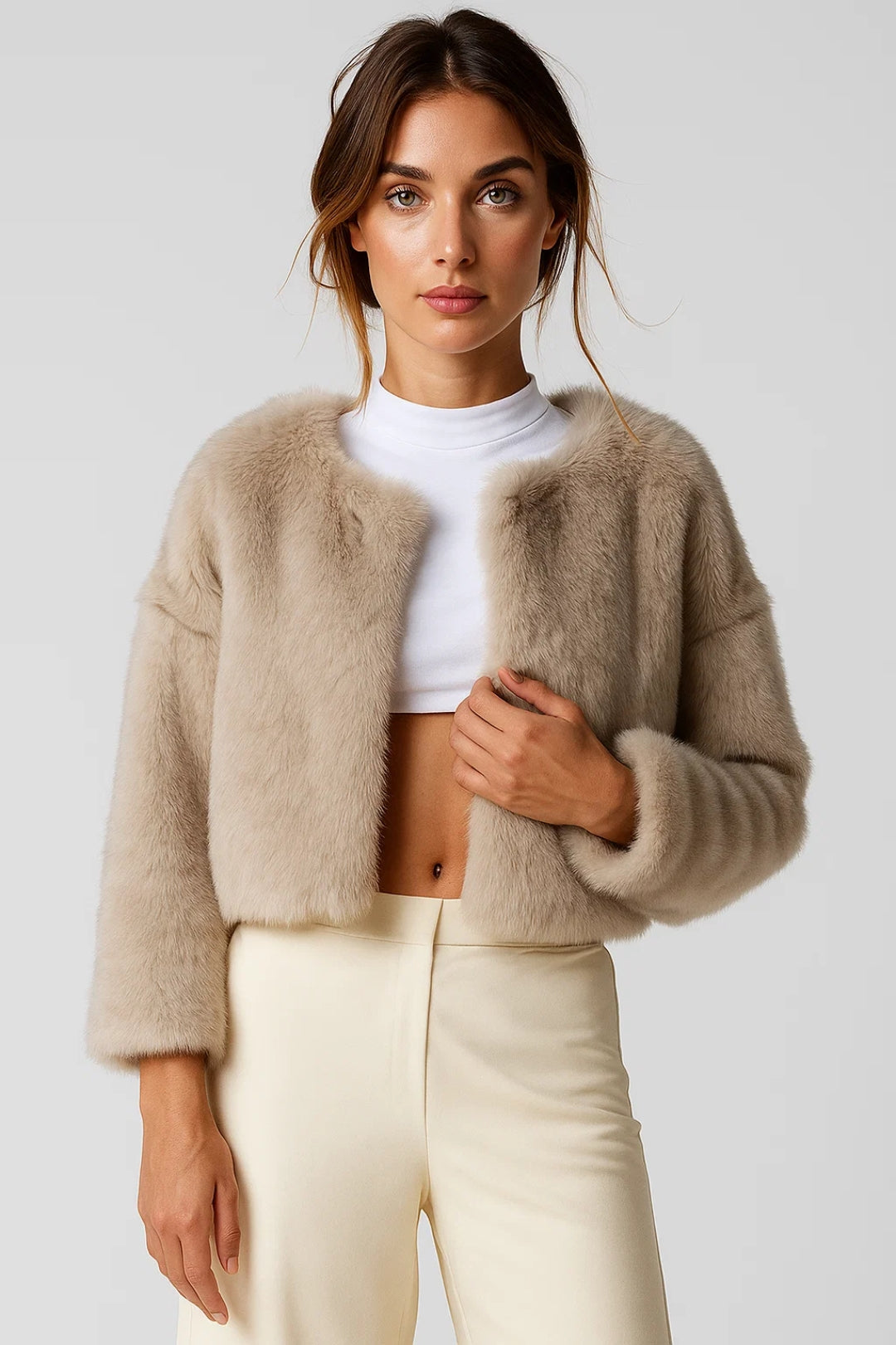 Manteau Court en Fausse Fourrure | Élégant et Douillet | Style Moderne
