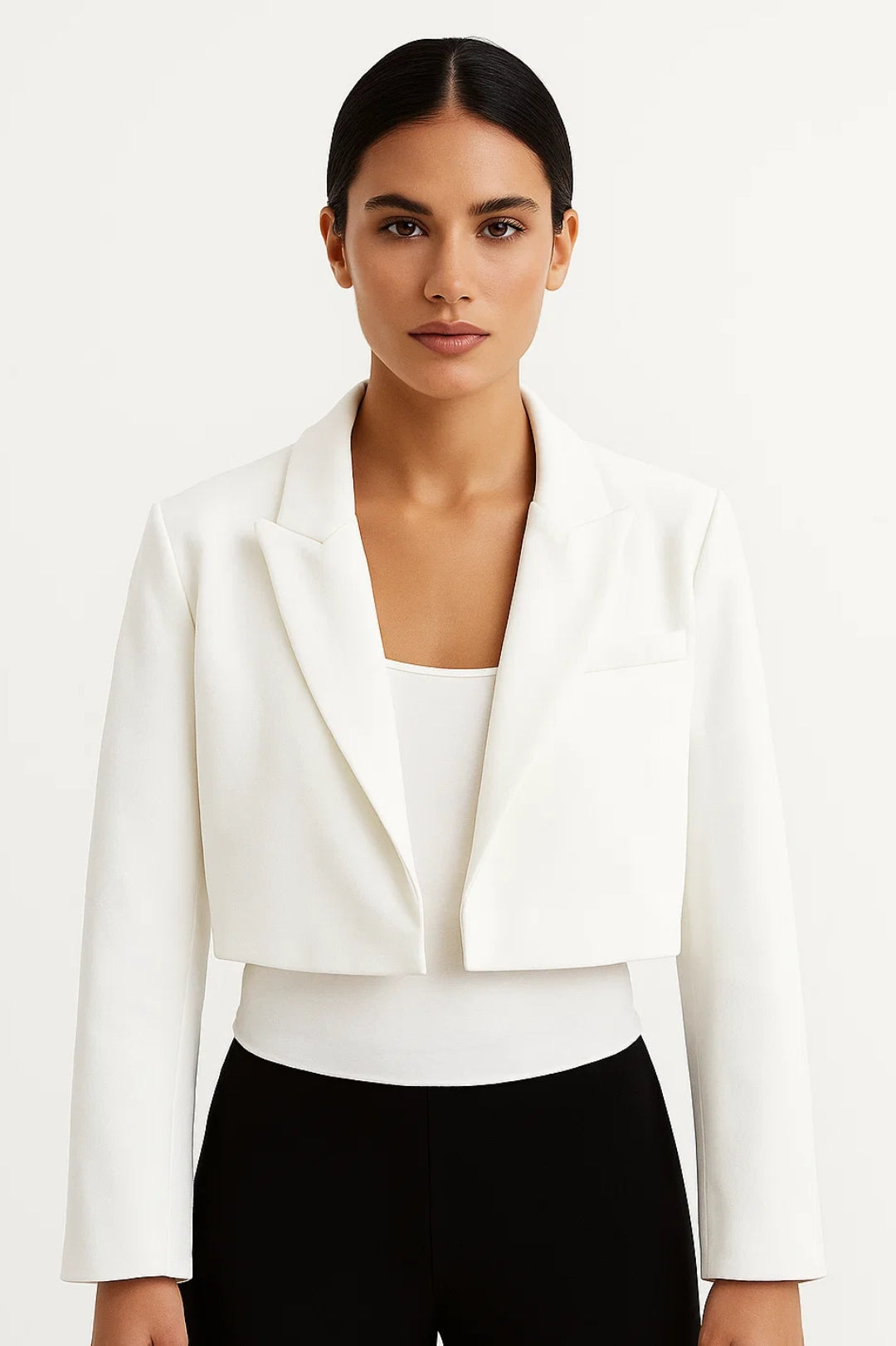 Blazers Courts | Veste tailleur courte femme | Élégance moderne et structurée