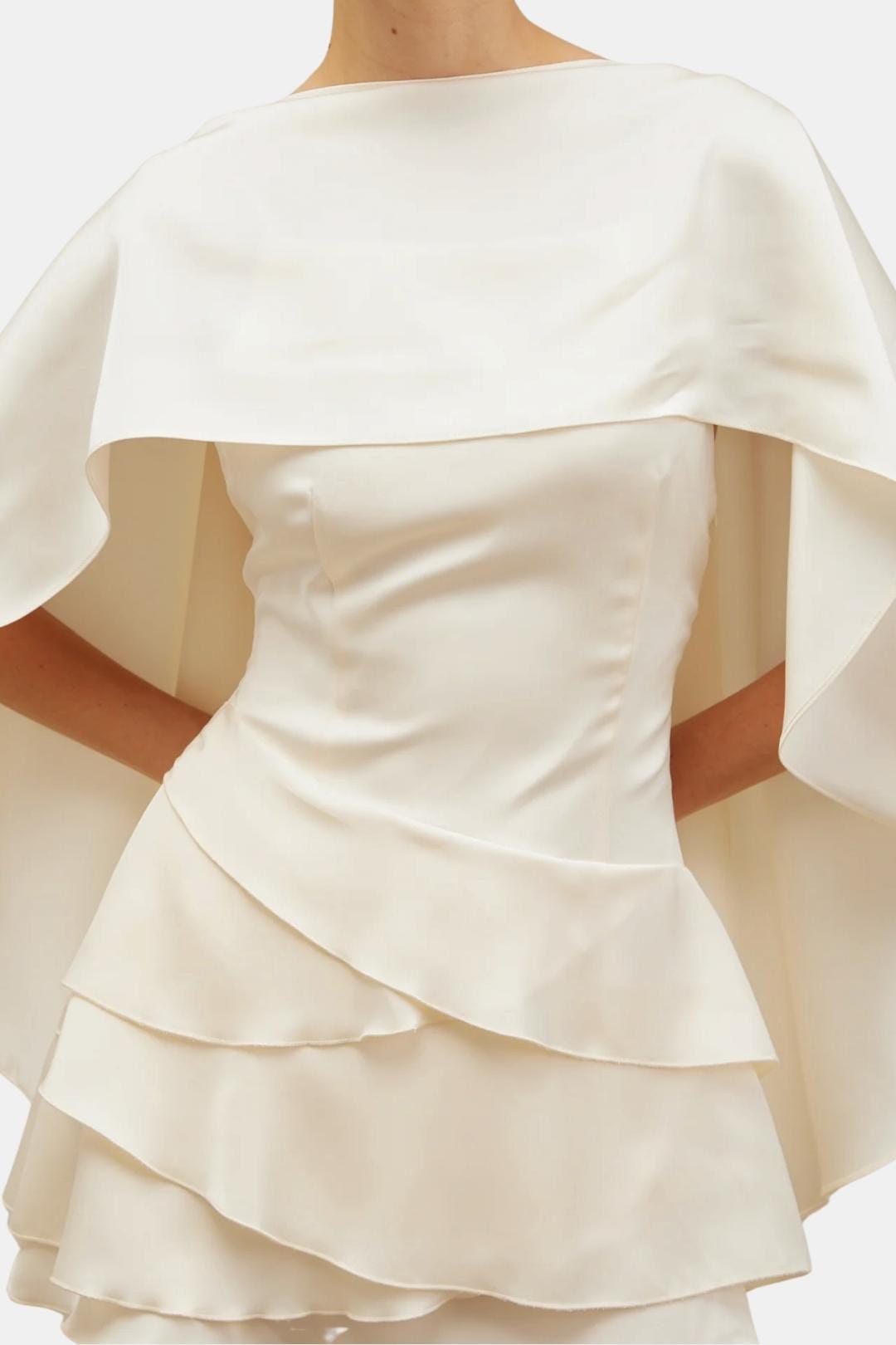 Anaïs - Robe de Soirée Courte Femme Glamour avec Cape Intégrée et Jupe à Volants