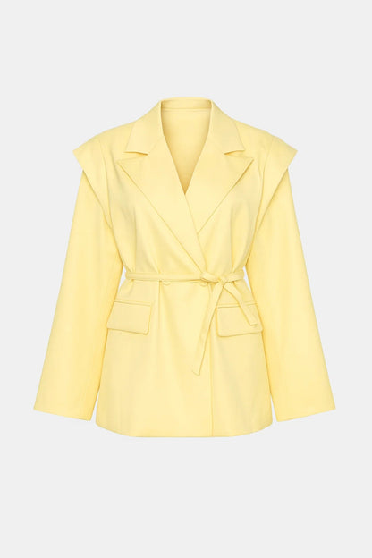 Blazer Ceinturé à Épaules Structurées | Veste longue pour femme | Élégante et Moderne