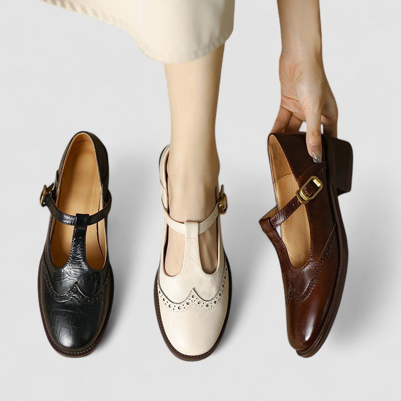 Camille - Chaussures Orthopédiques Femme Vintage à Bride en T et Détails Brogues sur Talon Bas
