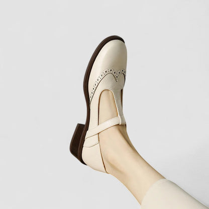 Camille - Chaussures Orthopédiques Femme Vintage à Bride en T et Détails Brogues sur Talon Bas