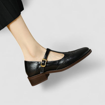 Camille - Chaussures Orthopédiques Femme Vintage à Bride en T et Détails Brogues sur Talon Bas