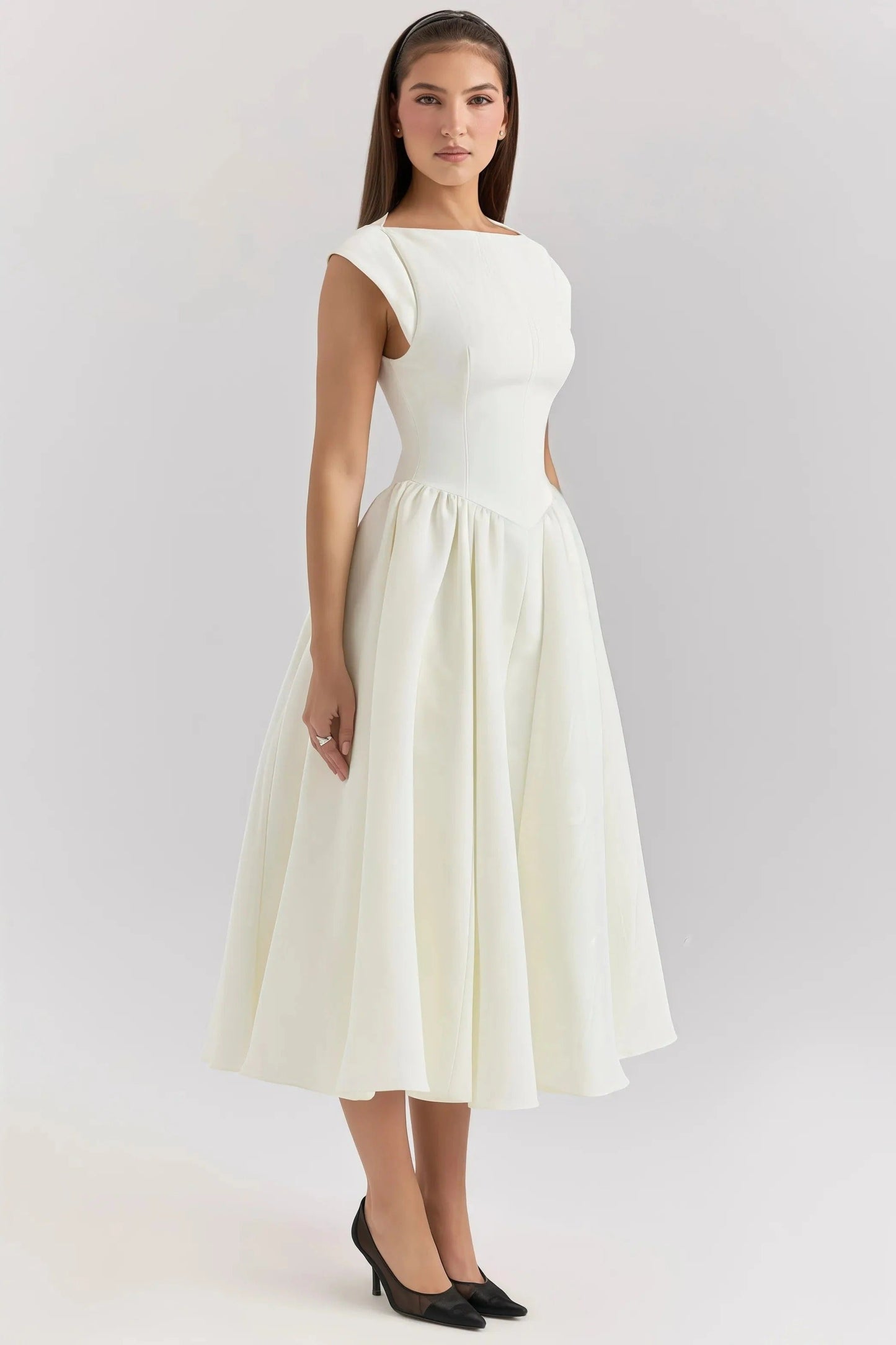 Chloé - Robe Invitée Mariage Simple Femme Élégante Midi à Col Bateau et Jupe Évasée
