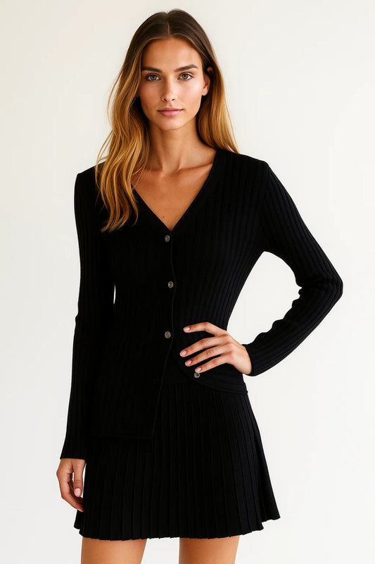 Ensemble Cardigan en Maille et Jupe Plissée Courte | Élégance Moderne | Confort Doux