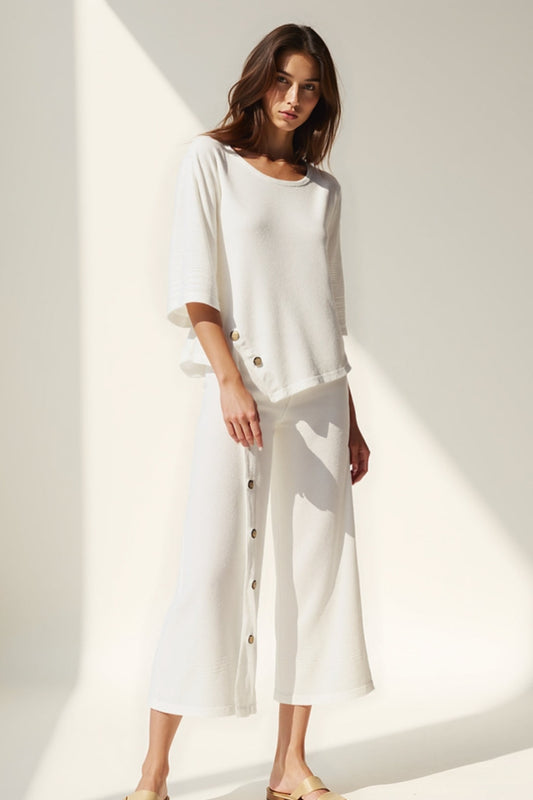 Ensemble Deux Pièces avec Haut Manches 3/4 et Pantalon Boutonné | Style Confortable et Moderne | Noir ou Blanc Cassé