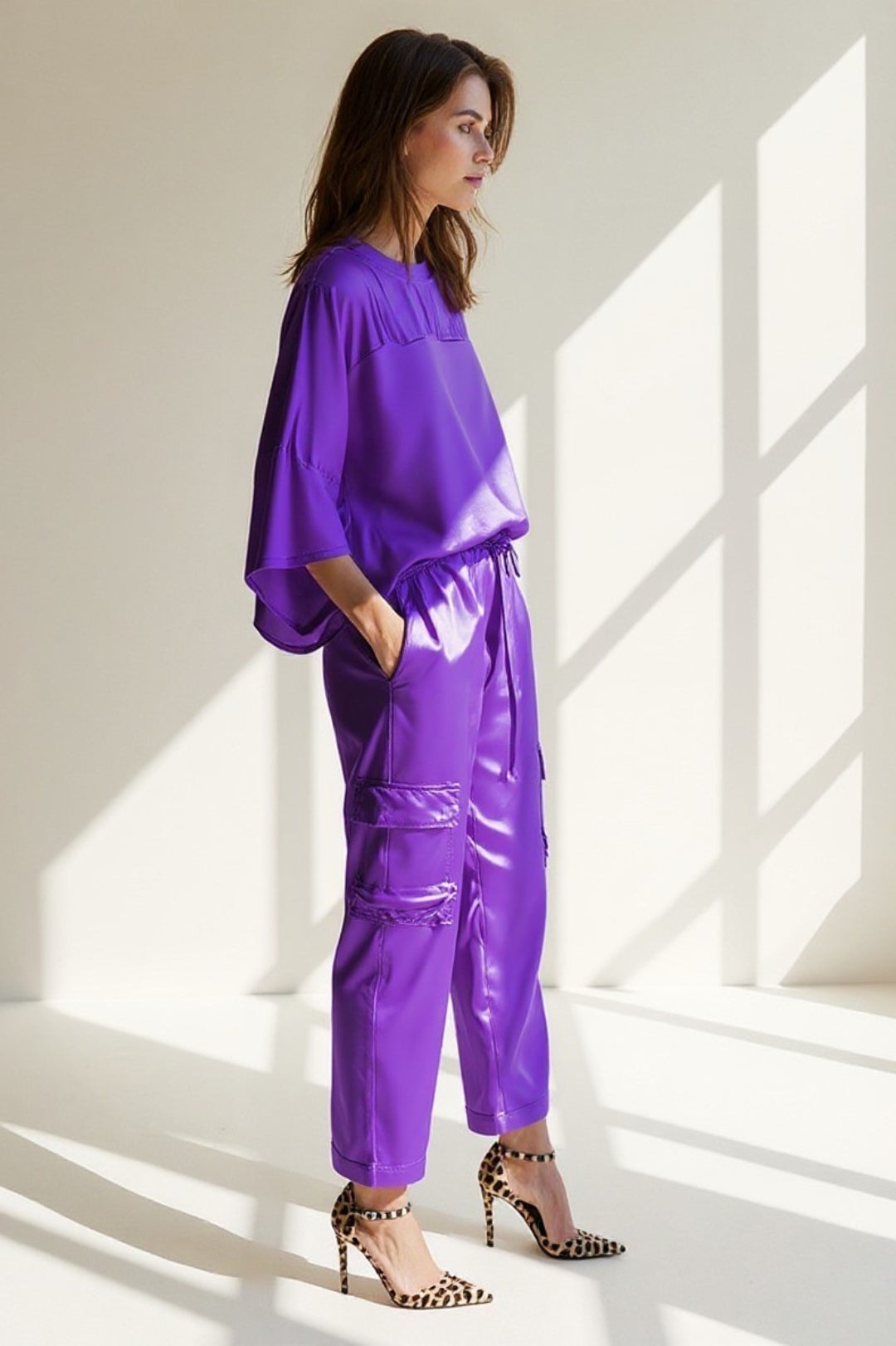 Ensemble Haut Ample et Pantalon Cargo Satiné | Chic et Décontracté