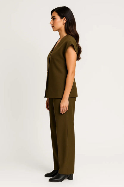 Ensemble Tailleur Moderne Femme | Haut Sans Manches Boutonné et Pantalon Droit | Structuré et Élégant