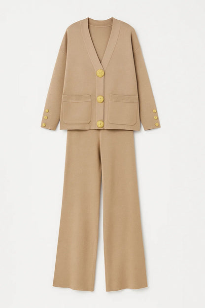 Ensemble Tailleur Moderne | Veste à Boutons Dorés et Pantalon Évasé | Léger et Respirant