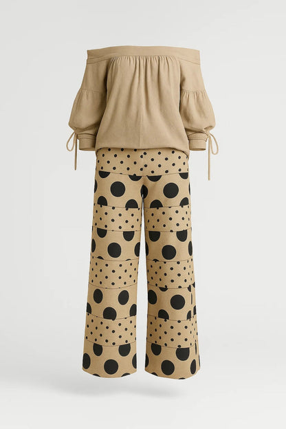 Ensemble Épaules Dénudées et Pantalon à Pois | Look Artistique | Beige et Noir