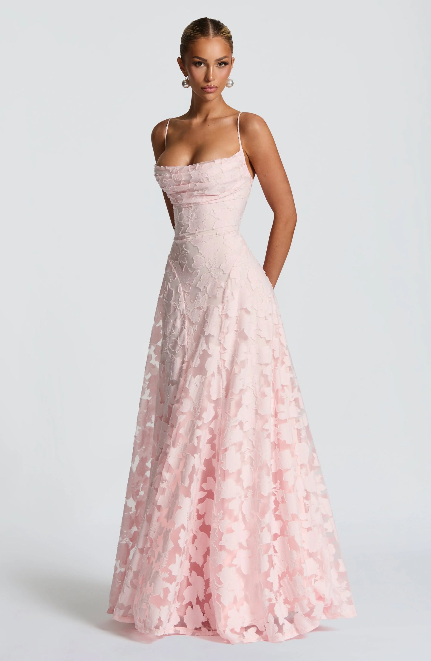 Isabelle - Robe Invitée Mariage Femme Romantique à Bretelles Fines avec Appliqués Floraux et Coupe Évasée