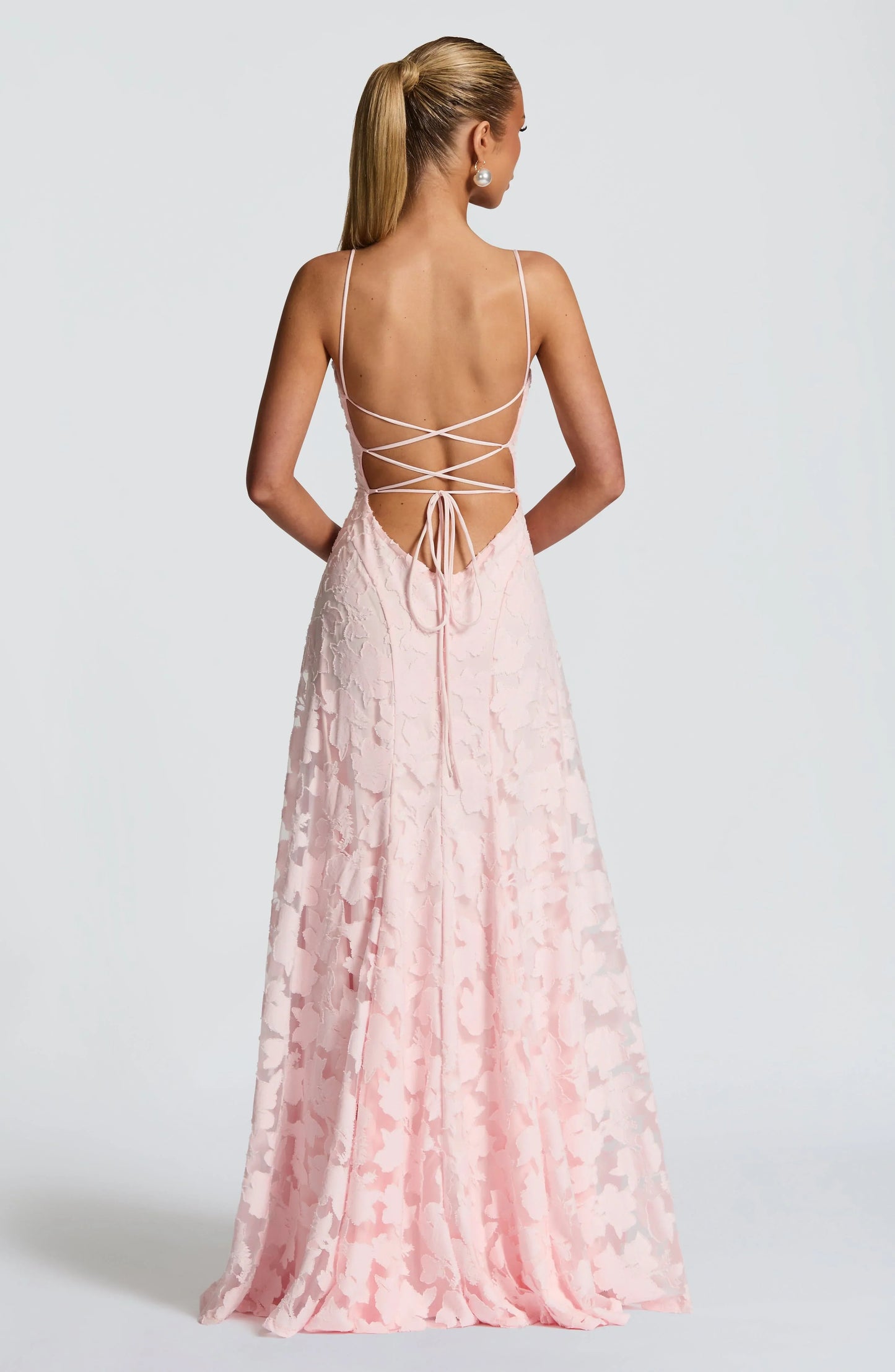 Isabelle - Robe Invitée Mariage Femme Romantique à Bretelles Fines avec Appliqués Floraux et Coupe Évasée