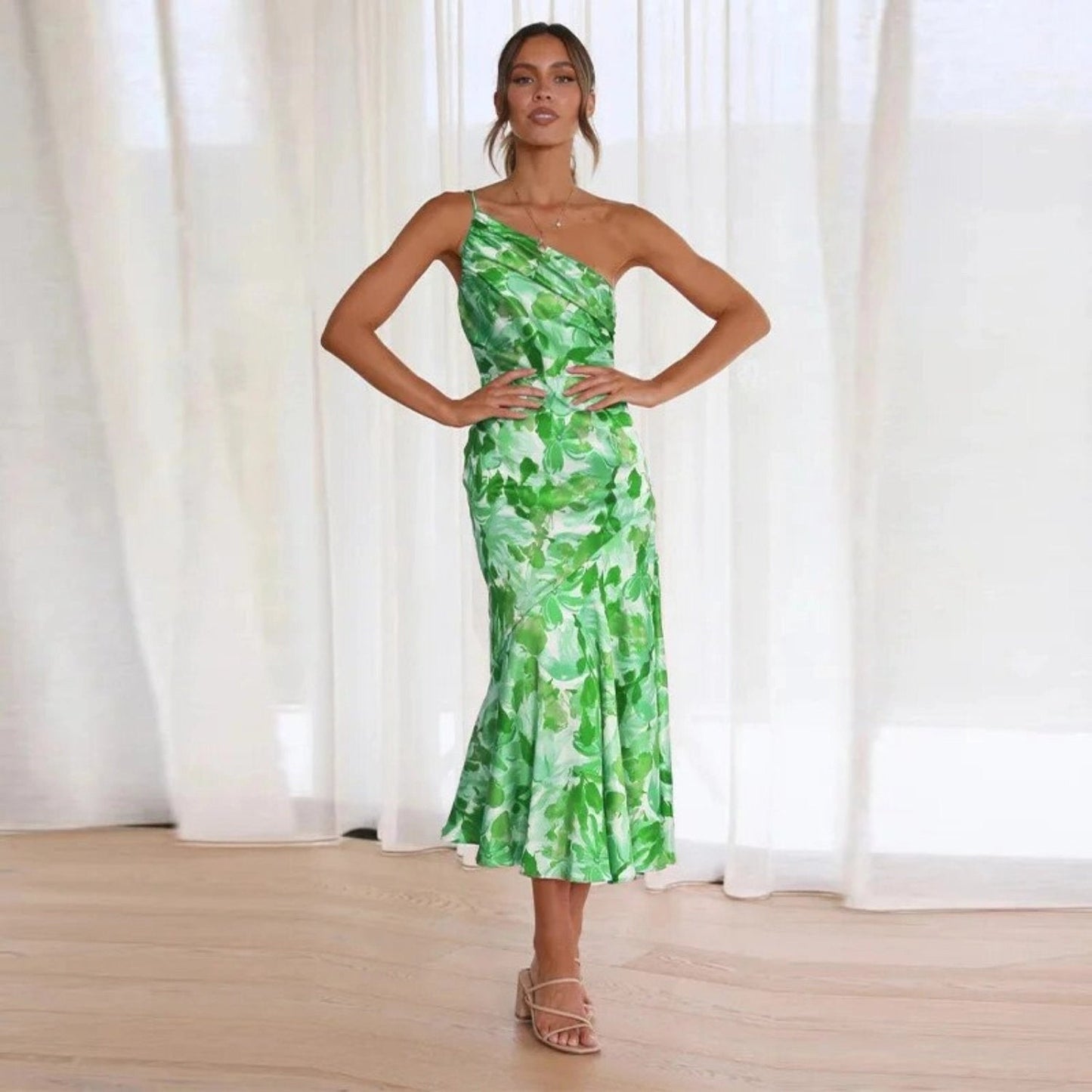 Jade - Robe Midi Chic Invitée Mariage Femme avec Épaule Asymétrique et Imprimé Floral
