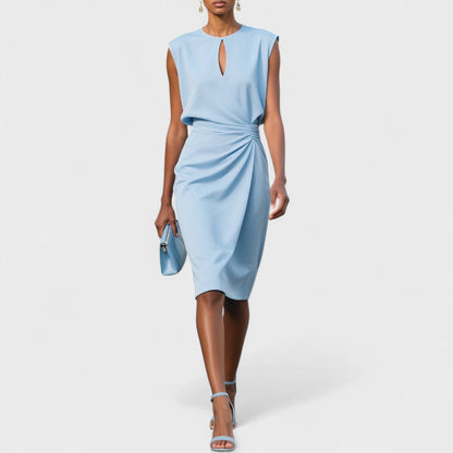 Manon - Robe Habillée Invitée Mariage Femme avec Encolure Découpée et Drapé Latéral