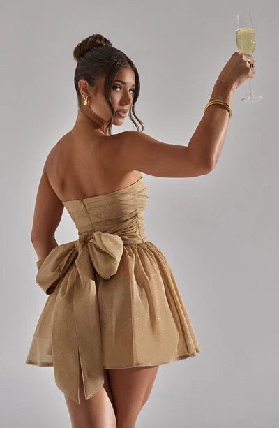 Manon - Robe Invitée Mariage Femme sans Bretelles à Jupe Évasée et Paillettes Glamour