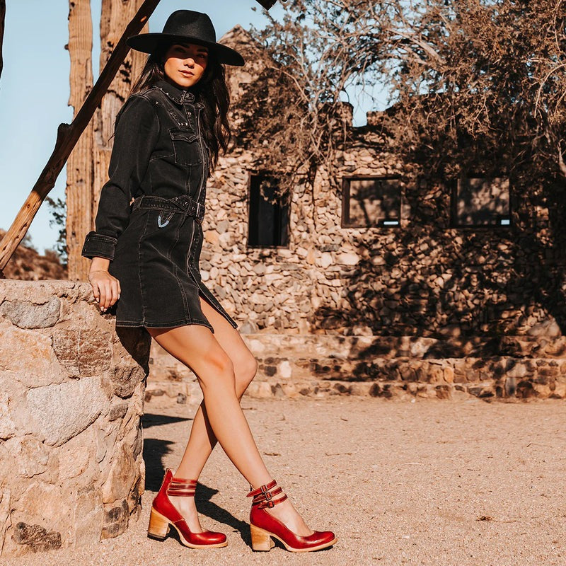 Margaux - Chaussures Orthopédiques Femme Vintage à Triple Bride Cheville et Talon Bloc Bois