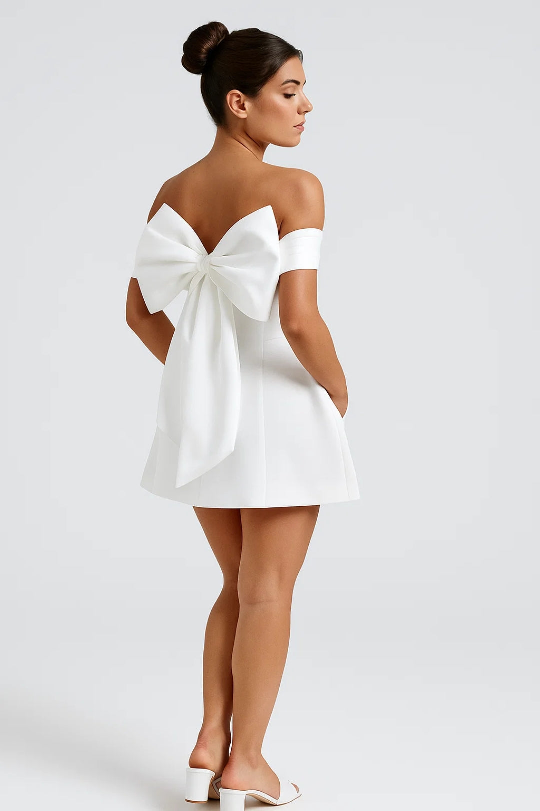 Robe Courte Épaules Dénudées | Robe de Cocktail avec Nœud Dos | Légère et Respirante