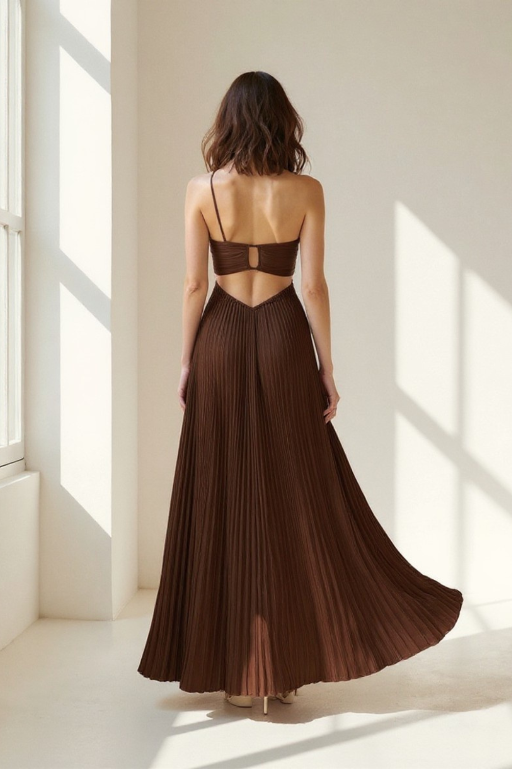 Robe Plissée Femme | Dos Nu Élégant | Tissu Fluide Satiné