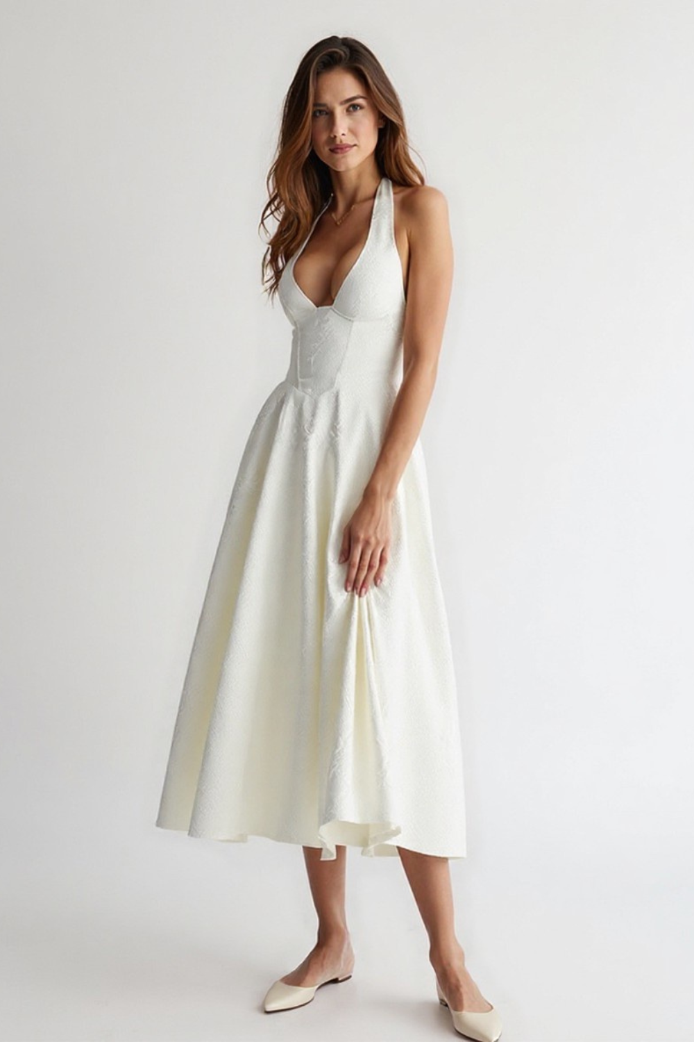 Robe Halter Femme | Volume Évasé | Tissu Satiné Effet Jacquard