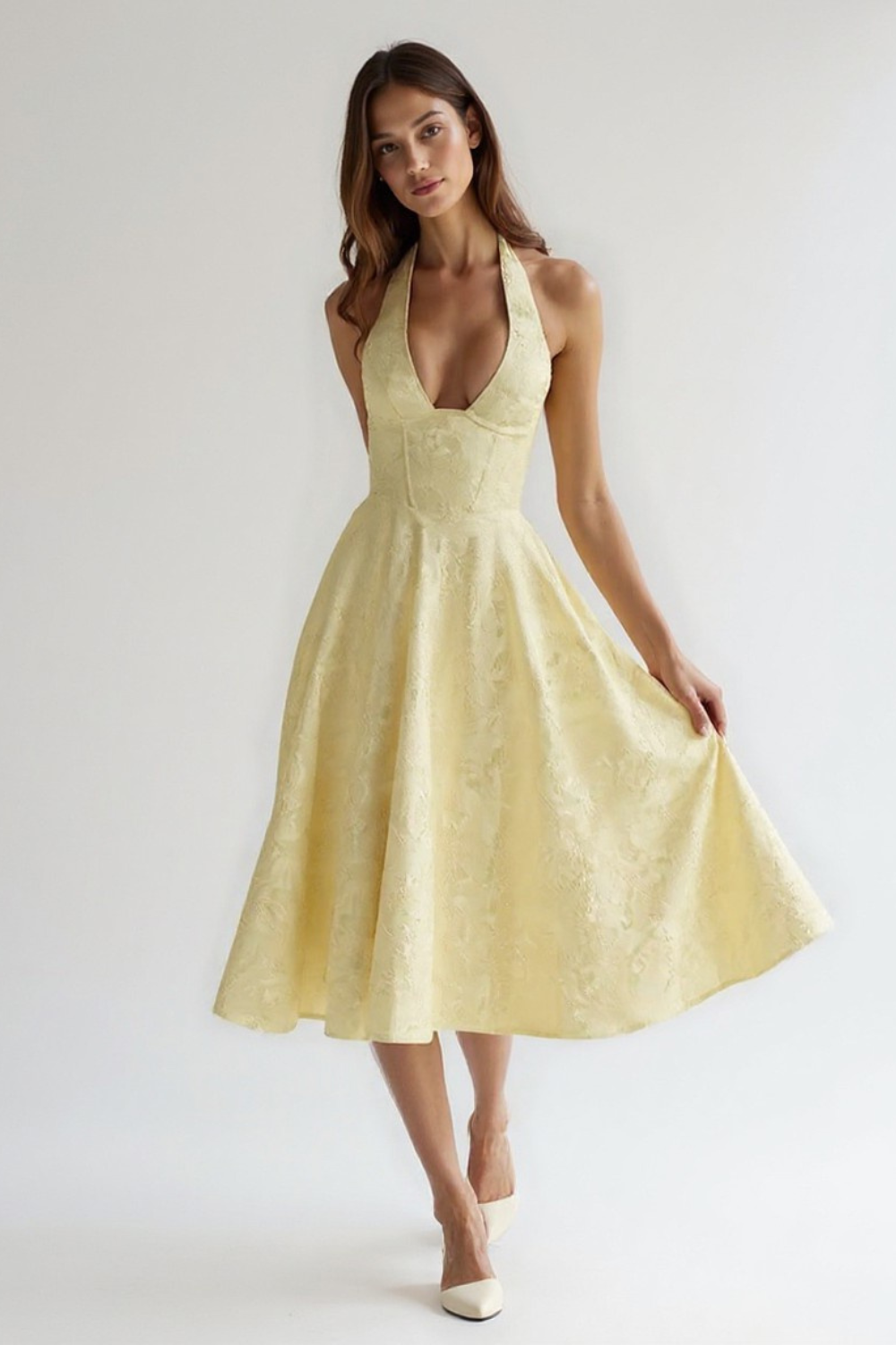 Robe Halter Femme | Volume Évasé | Tissu Satiné Effet Jacquard