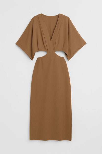 Robe Longue Découpée | Robe Élégante à Manches Amples | Moderne et Minimaliste