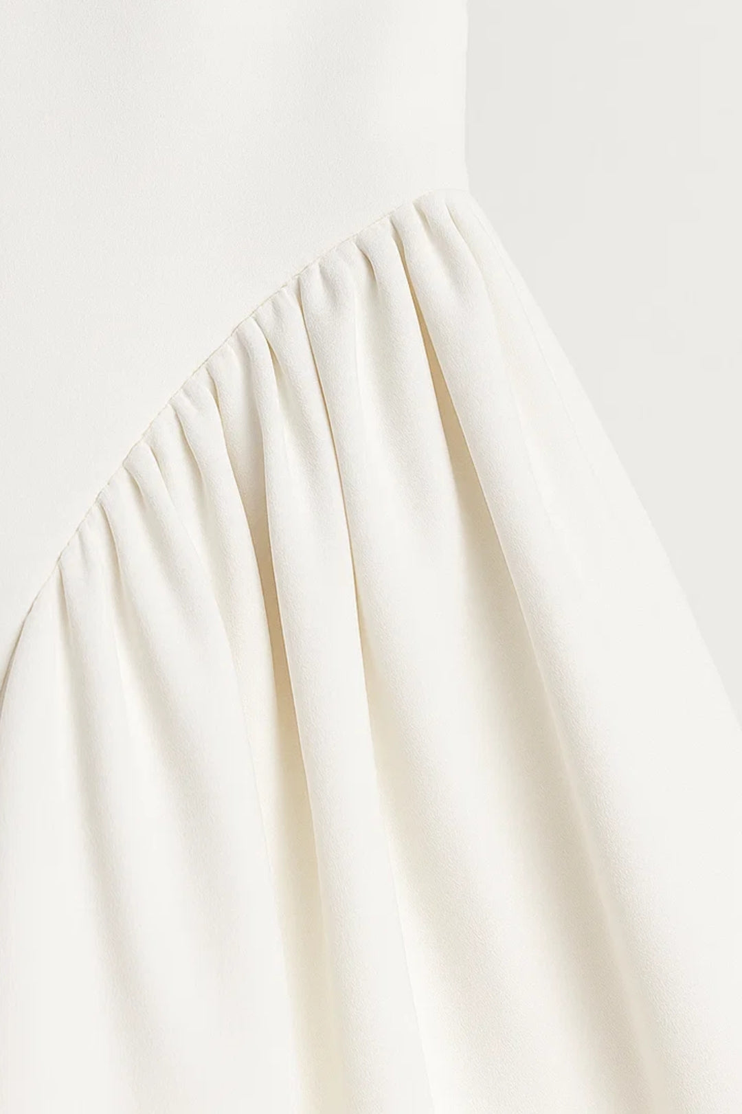 Robe Mi-Longue Cintrée | Robe Évasée à Bretelles | Légère et Respirante