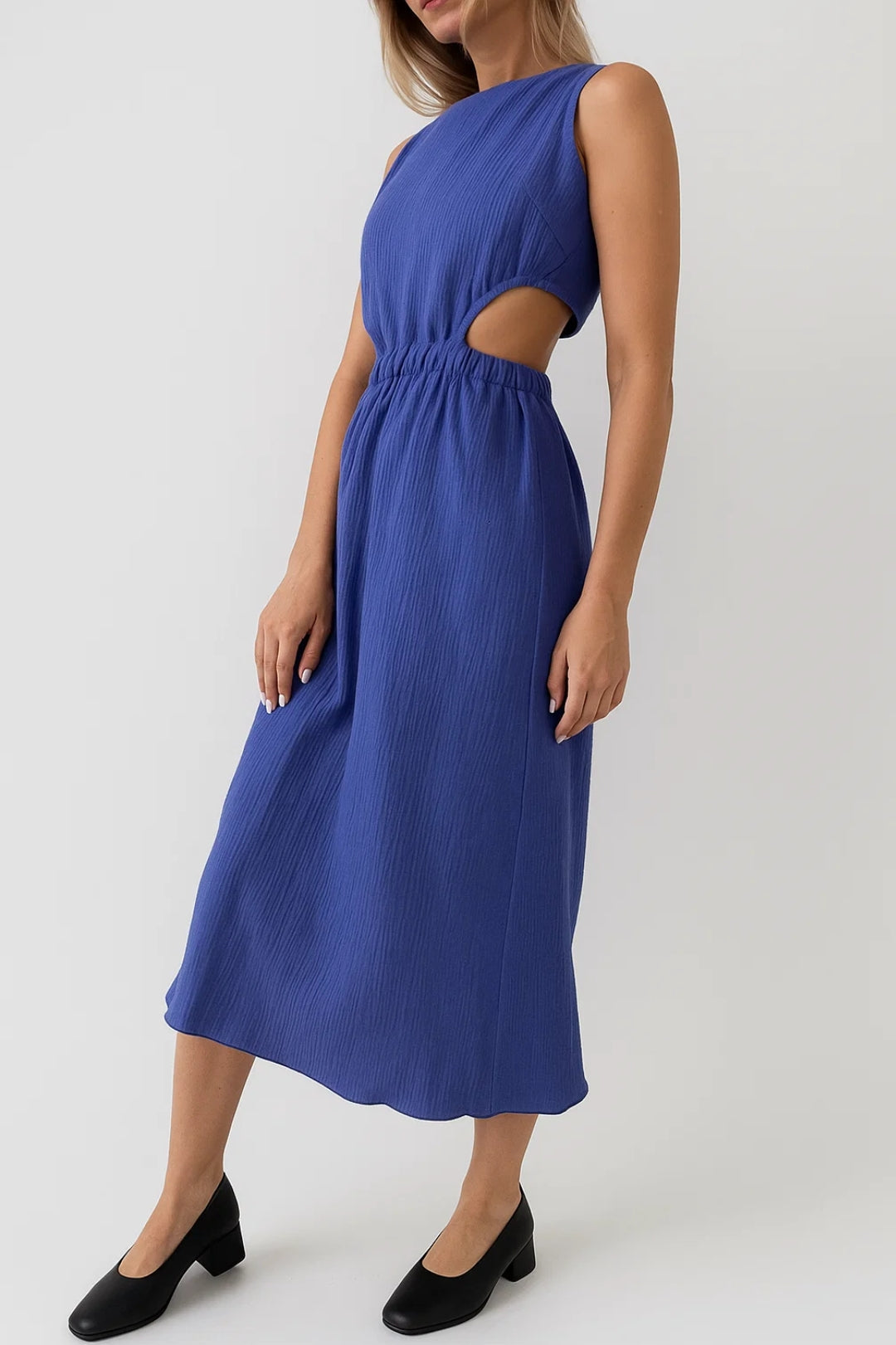 Robe Midi Moderne | Robe Découpée à Taille Haute | Légère et Structurée