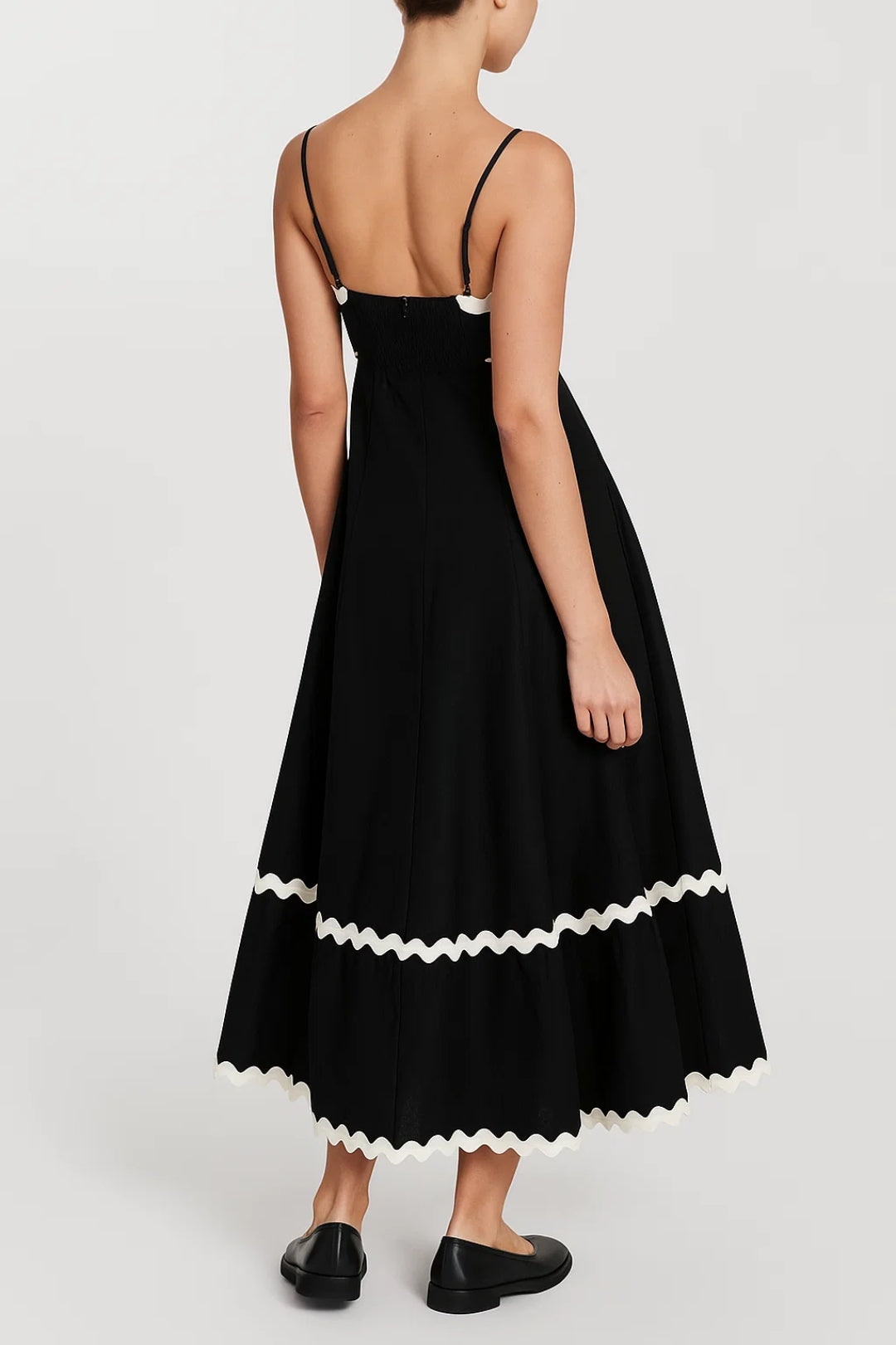 Robe longue à bretelles fines | Robe contrastée à bord ondulé | Légère et respirante