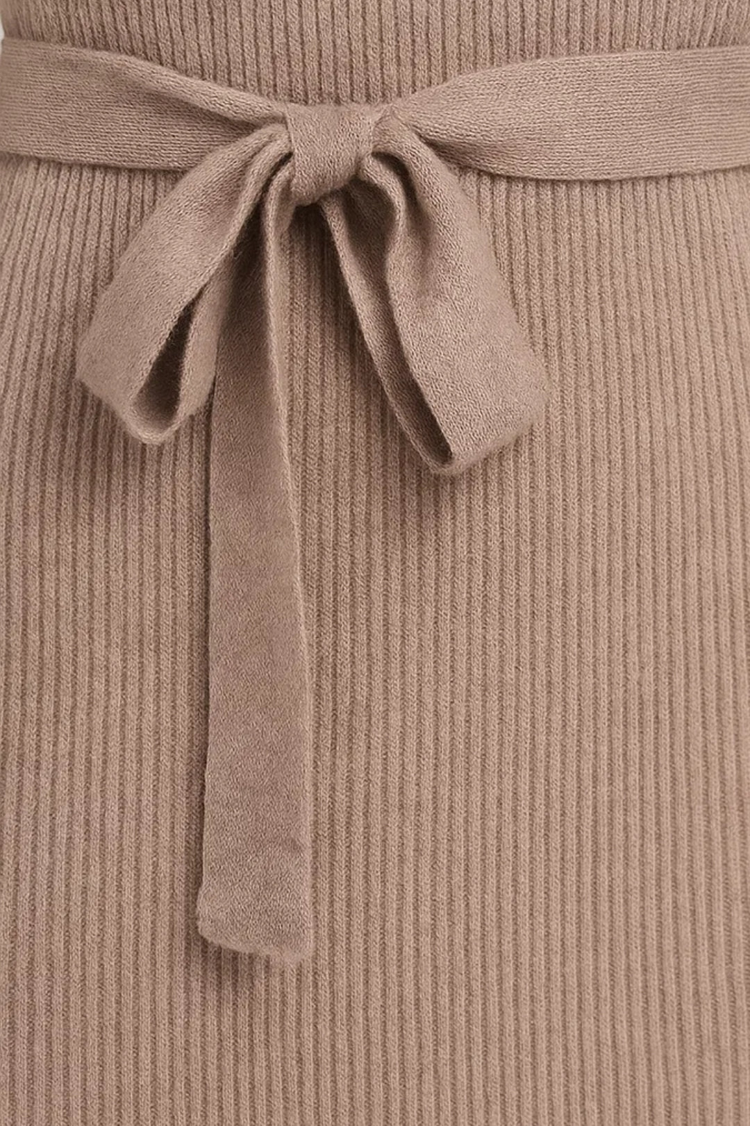 Robe pull courte ceinturée | Robe en maille à col montant | Légère et respirante