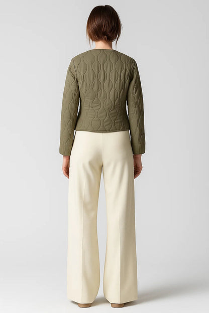 Veste courte matelassée | Vert olive | Design minimal et moderne